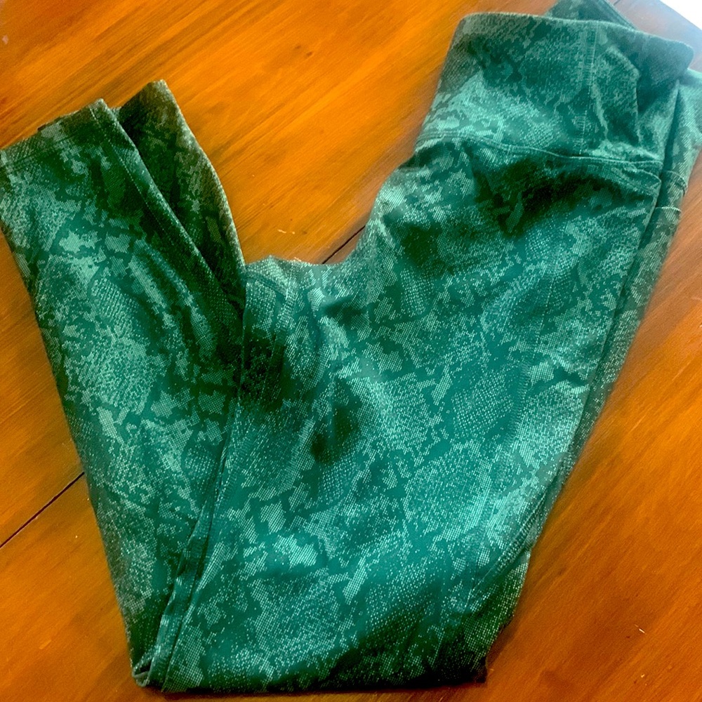 All in motion leggings small green